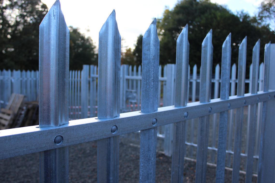 Lochrin Combi™ Palisade Fencing