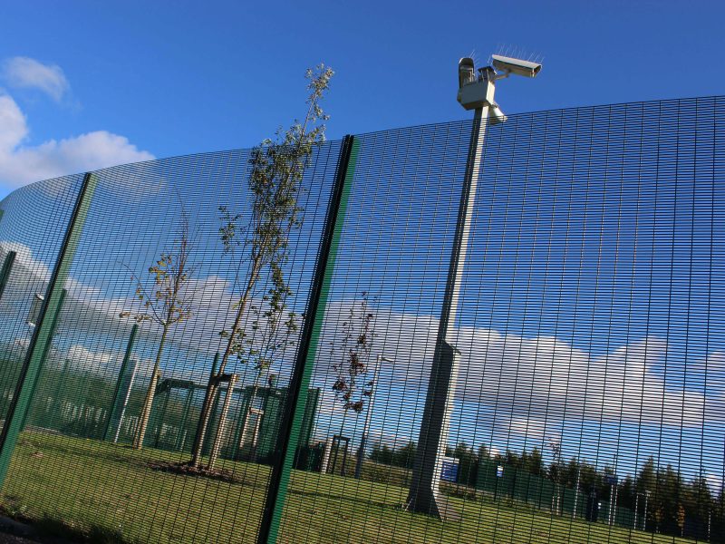 Lochrin 358™ SL1 mesh fencing system.
