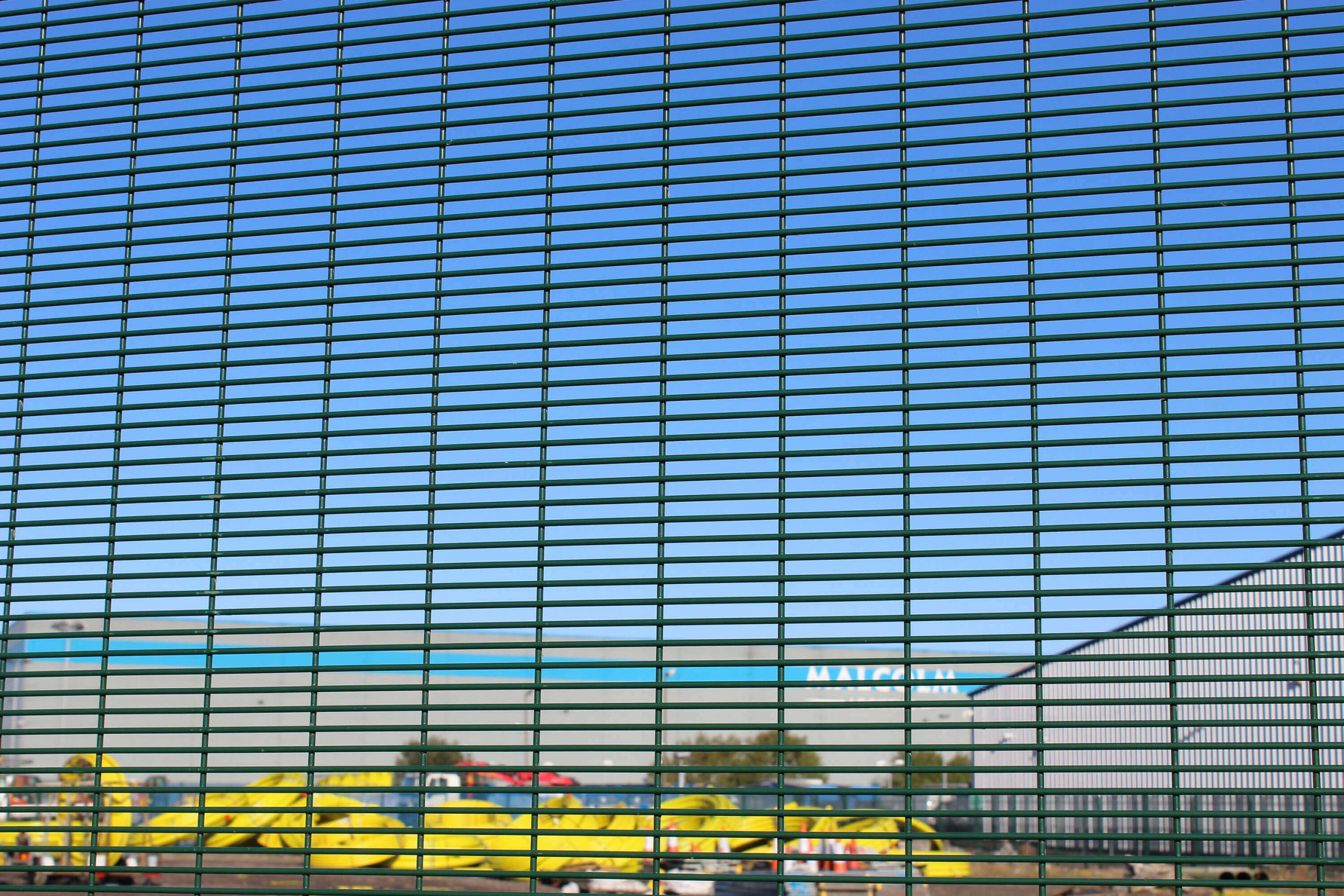 Lochrin 358™ SL1 mesh fencing system.