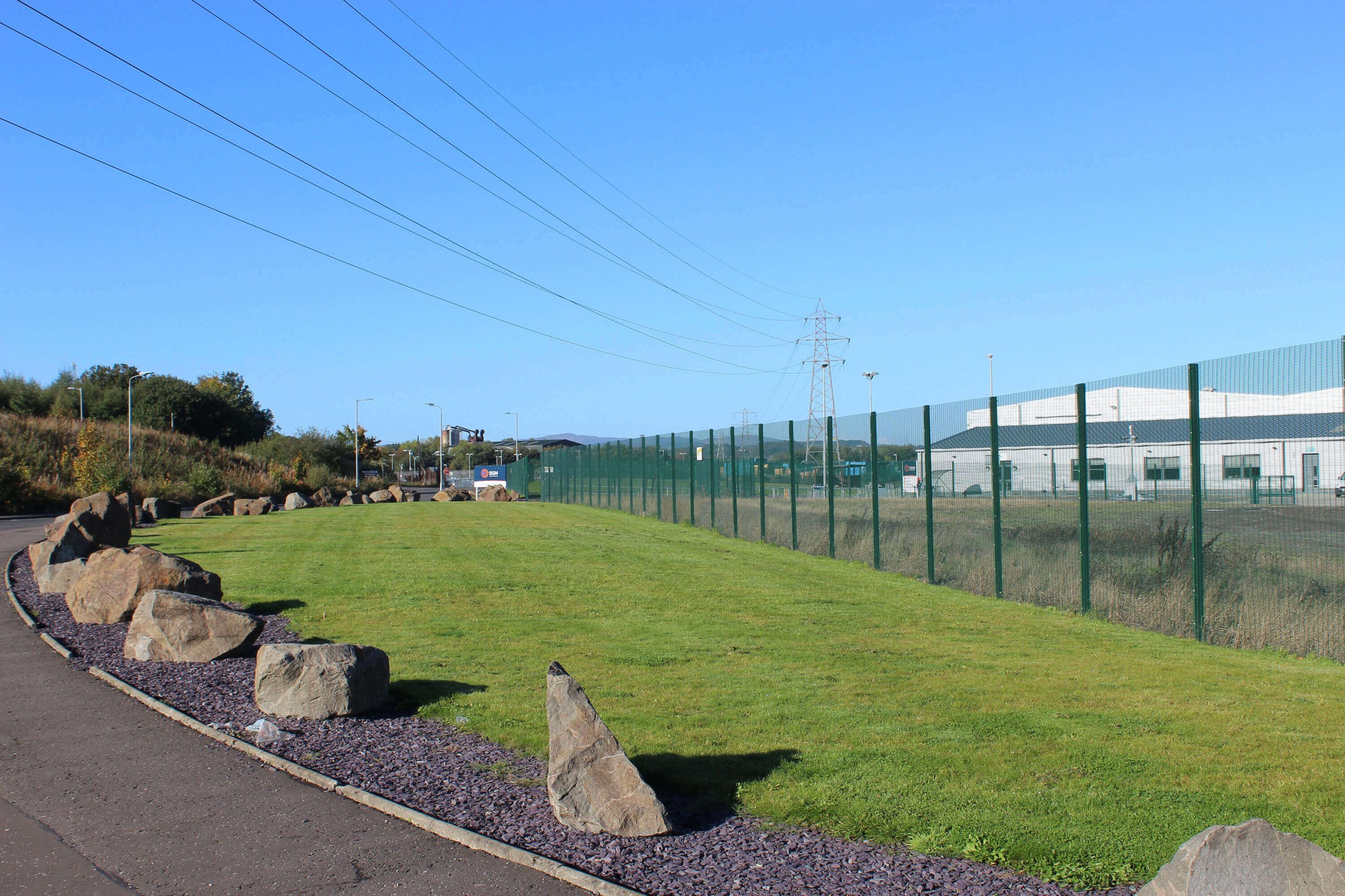Lochrin 358™ SL1 mesh fencing system.