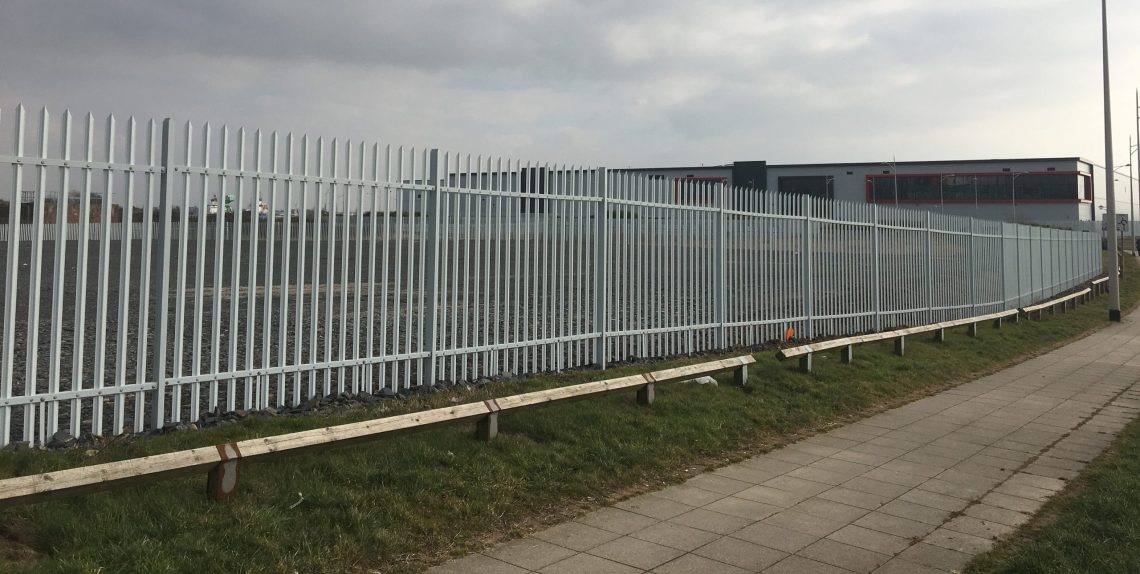 A Lochrin Combi fence installation.