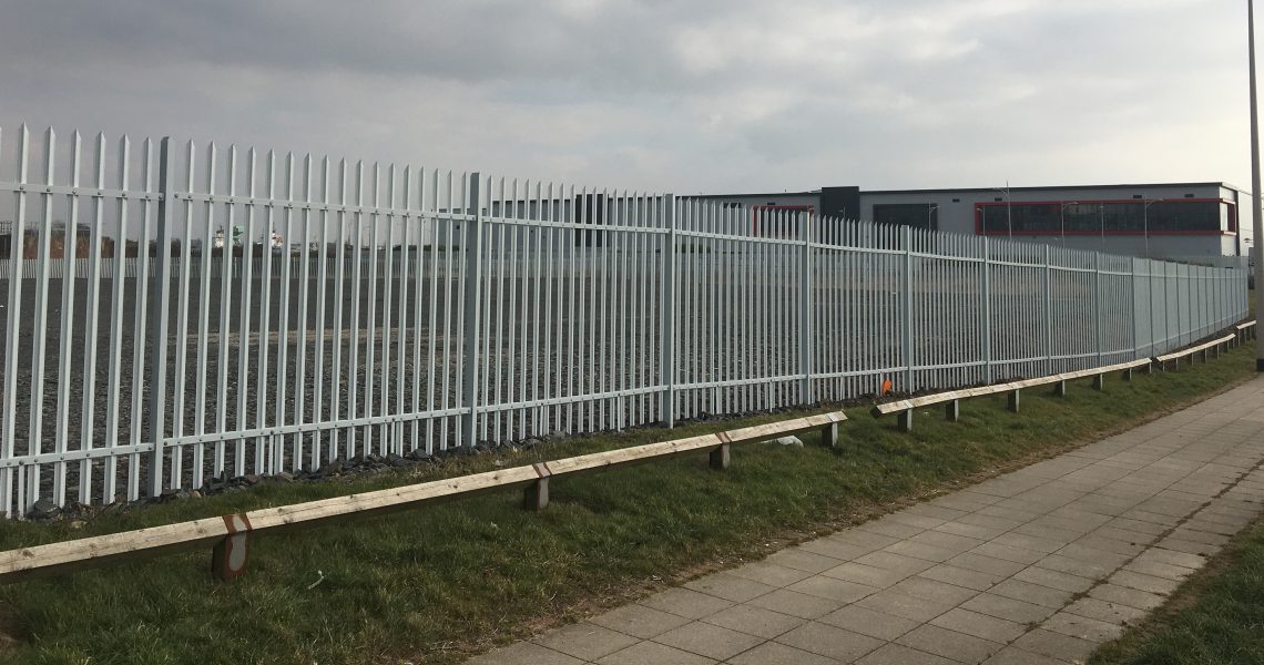 A Lochrin Combi fence installation.