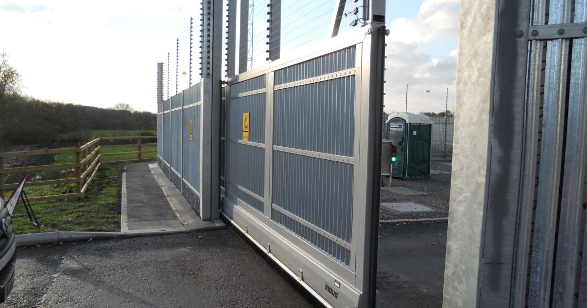 A vehicle entry gate on the Lochrin Combi CPNI fencing system.