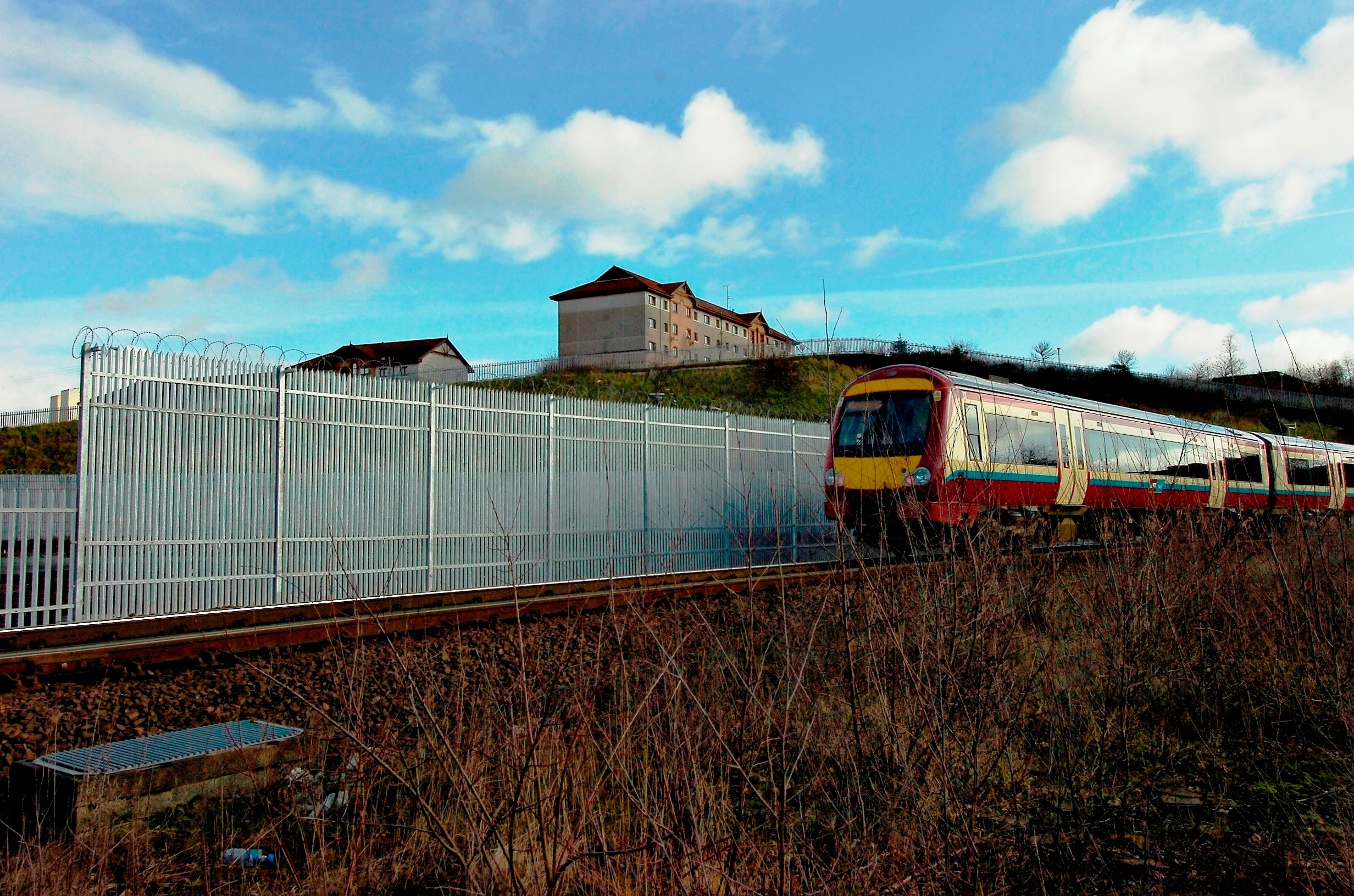 Lochrin Combi CPNI fencing installed alongside a railway.