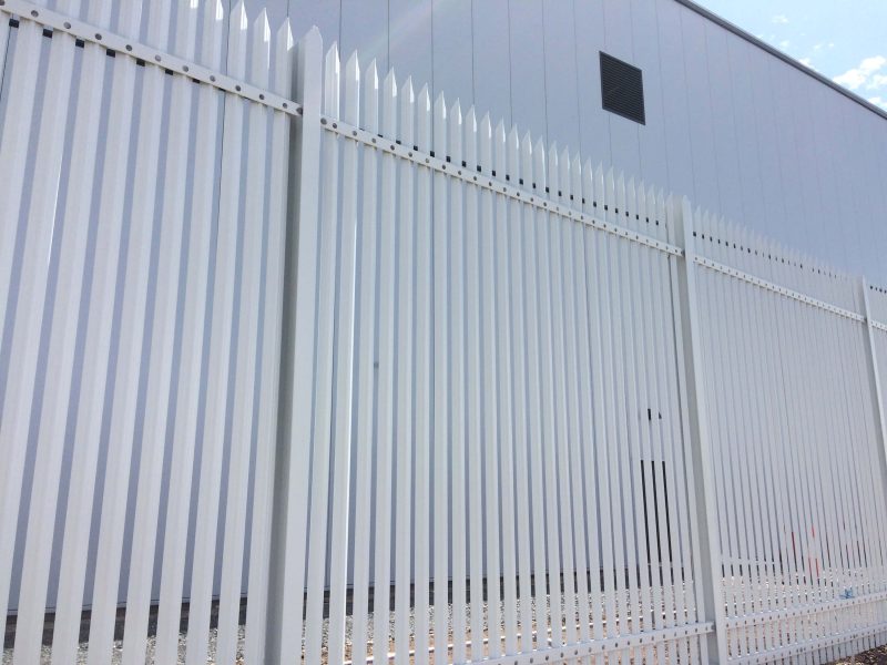 Lochrin Combi™ SL2 palisade security fencing.