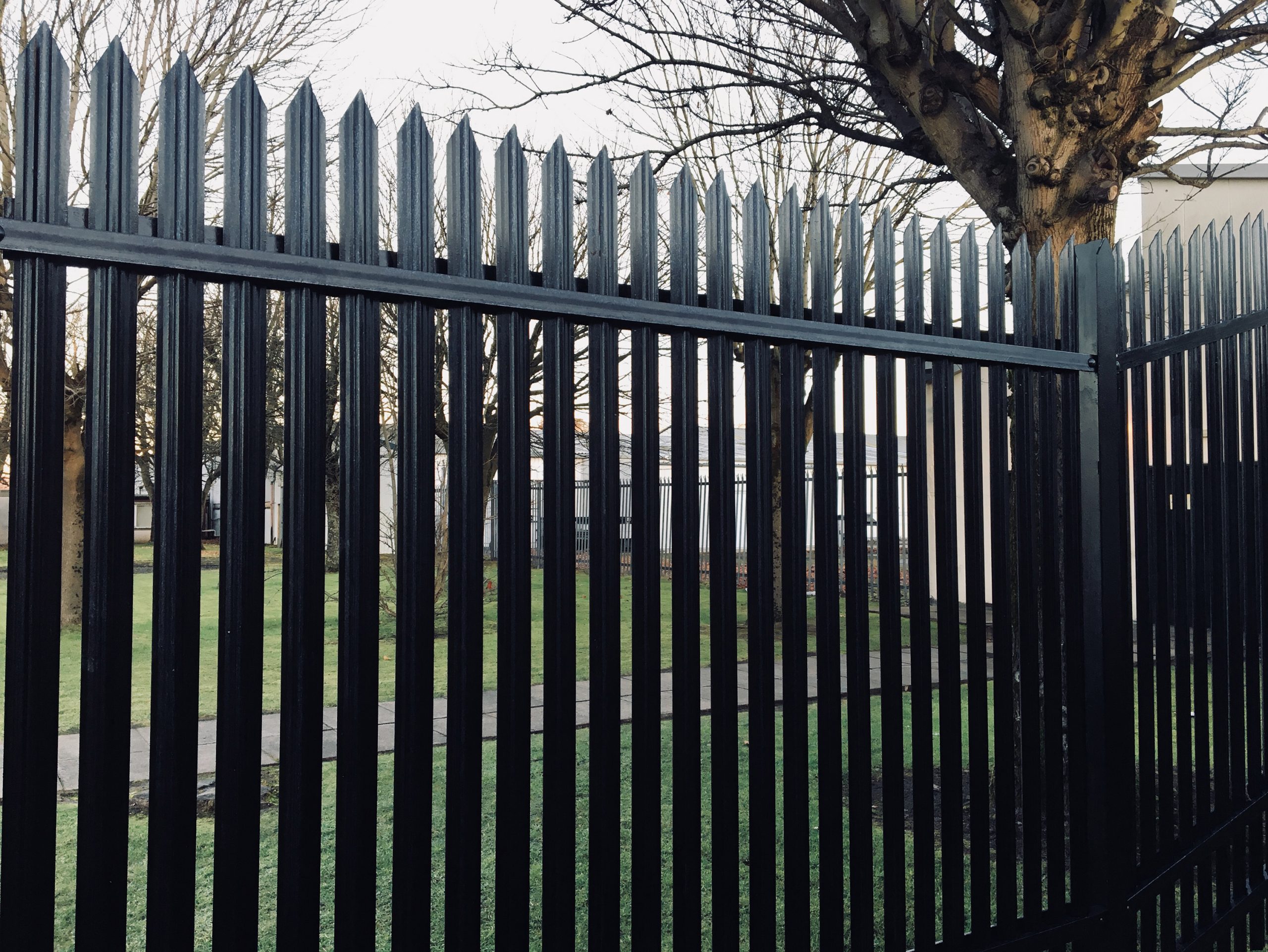 The Lochrin Defender™ SL3 maximum security palisade fencing system.